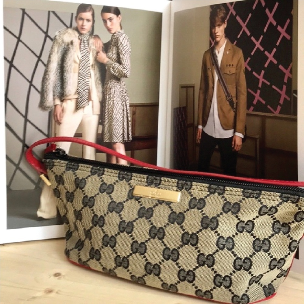 Gucci GG Supreme Clutch/Bag